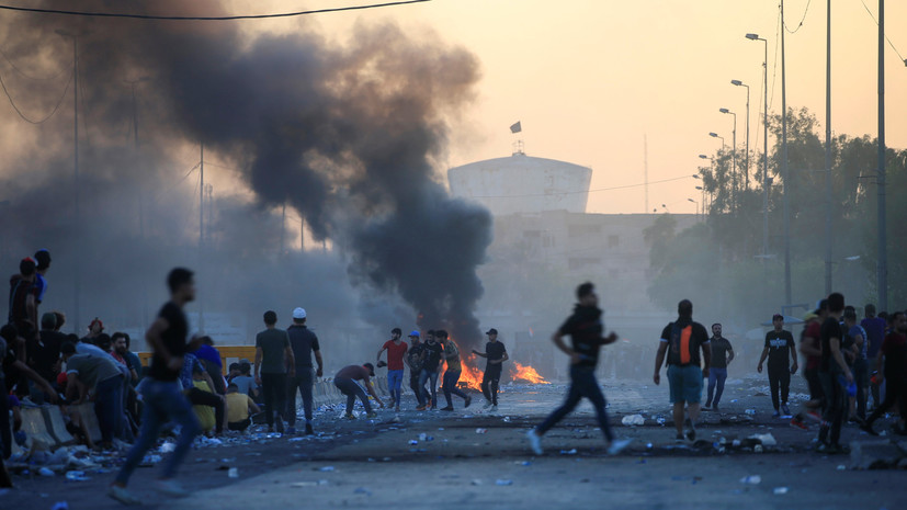 СМИ: Число жертв при протестах в Ираке увеличилось до 100