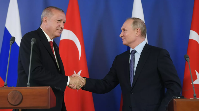 Путин по телефону обсудил с Эрдоганом ситуацию в Сирии
