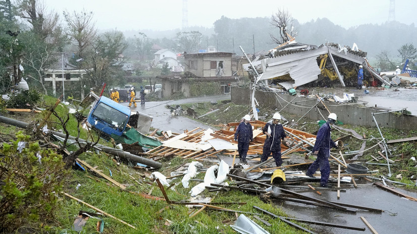 В Японии из-за тайфуна пострадали более 60 человек