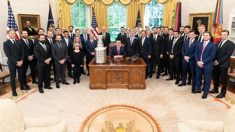 Трамп принял действующего обладателя Кубка Стэнли «Сент-Луис» в Белом доме