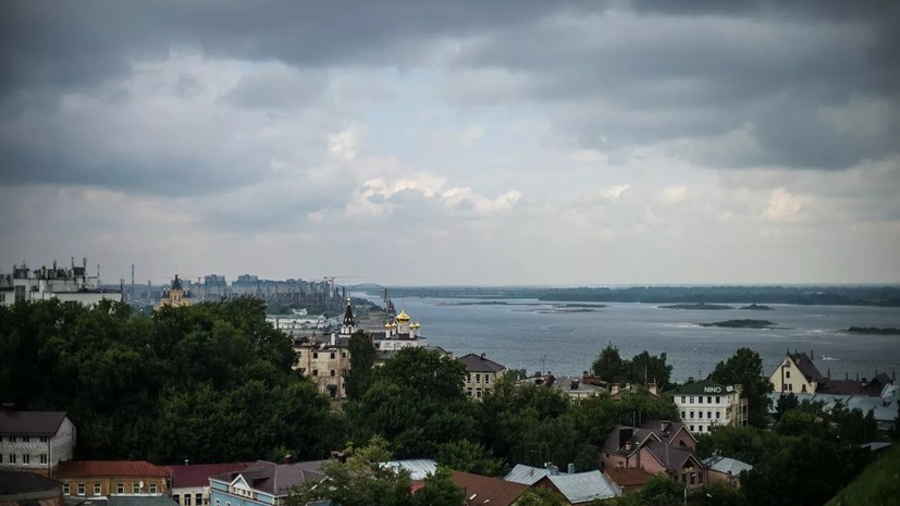 С поверхности Волги в Нижнем Новгороде собрали более 600 литров нефтепродуктов