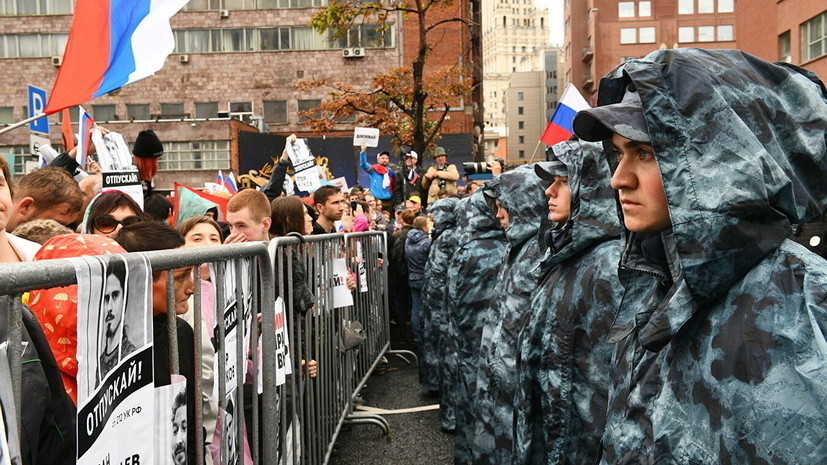 Фигурант дела о беспорядках в Москве покинул Россию