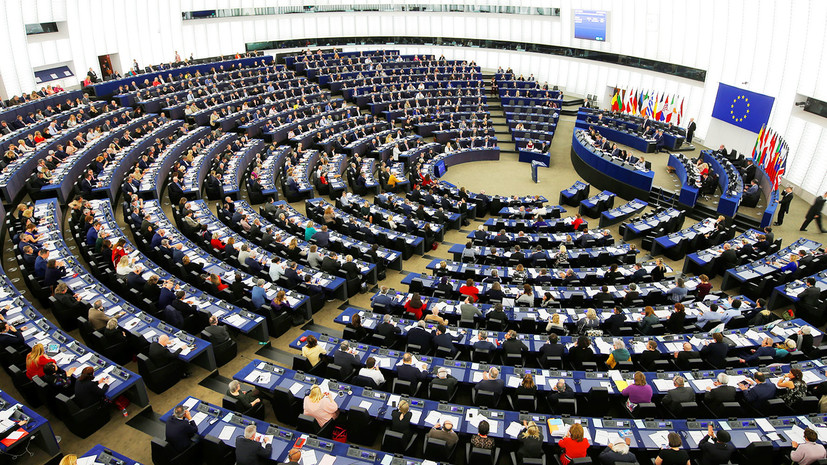 «Сопротивлялась давлению ЕС»: в Европарламенте сомневаются в приверженности Сербии перспективе евроинтеграции
