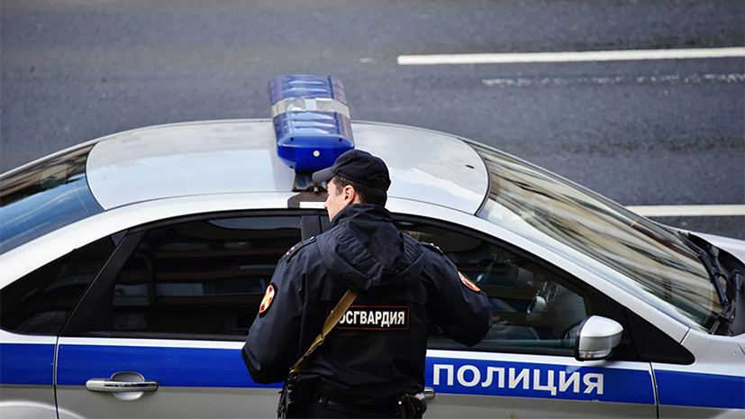 Неизвестный ограбил салон связи в Москве