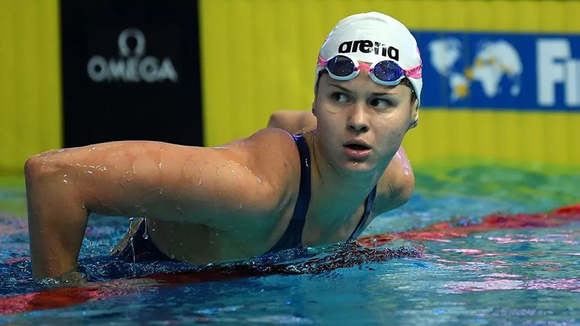 Каменева завоевала серебро в заплыве на 100 м на спине на этапе КМ