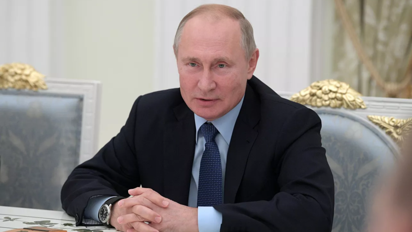 Путин призвал членов правительства привиться от гриппа