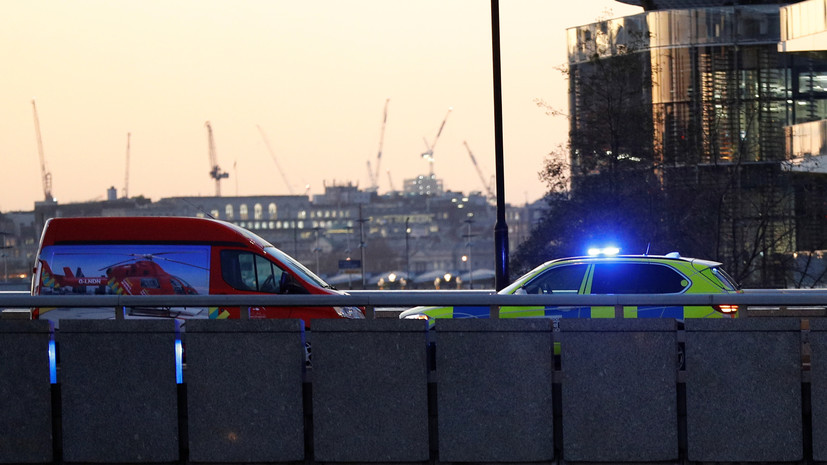 В Британии приспустили флаги в память о жертвах теракта в Лондоне