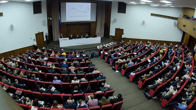 На Гайдаровском форуме выступят политические деятели из Италии и Финляндии