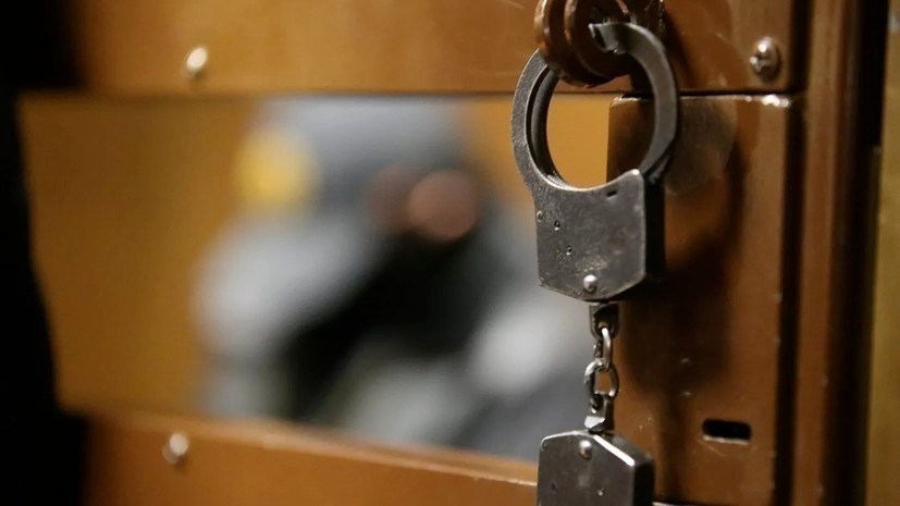 В Саратовской области мужчина с ножом напал на полицейских