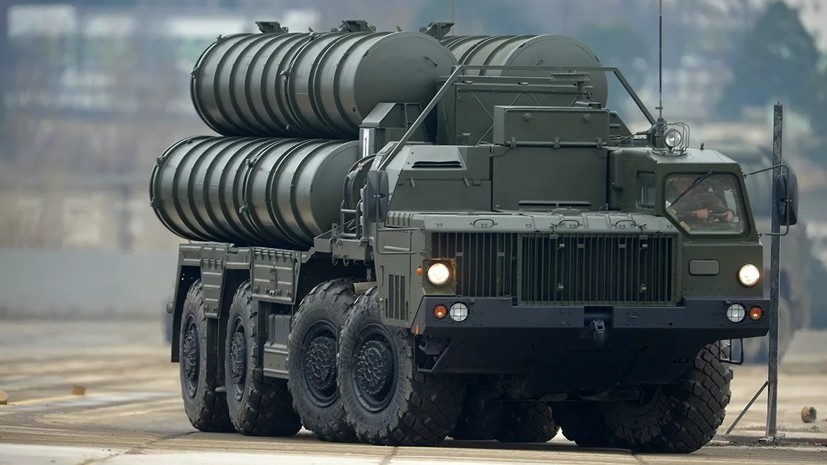 С-400 поступили на вооружение зенитного полка в Ленинградской области