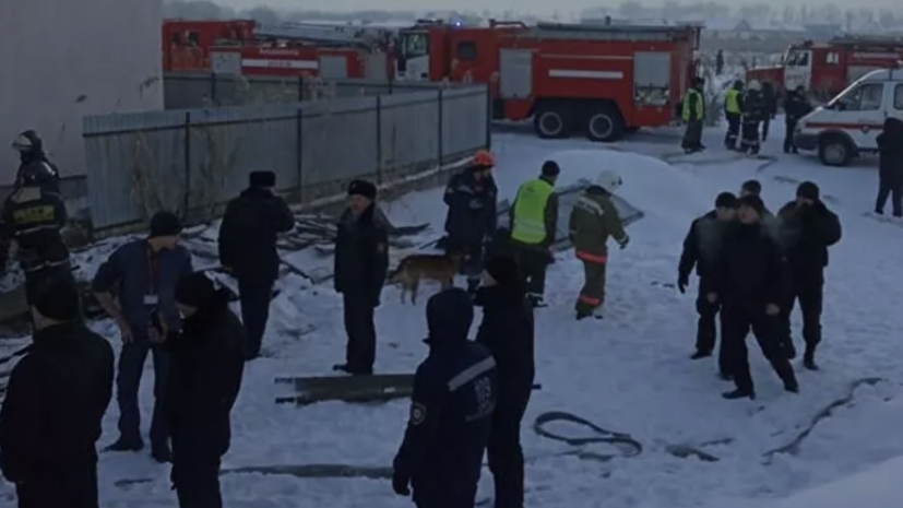 Около тысячи человек работают на месте авиакатастрофы в Алма-Ате