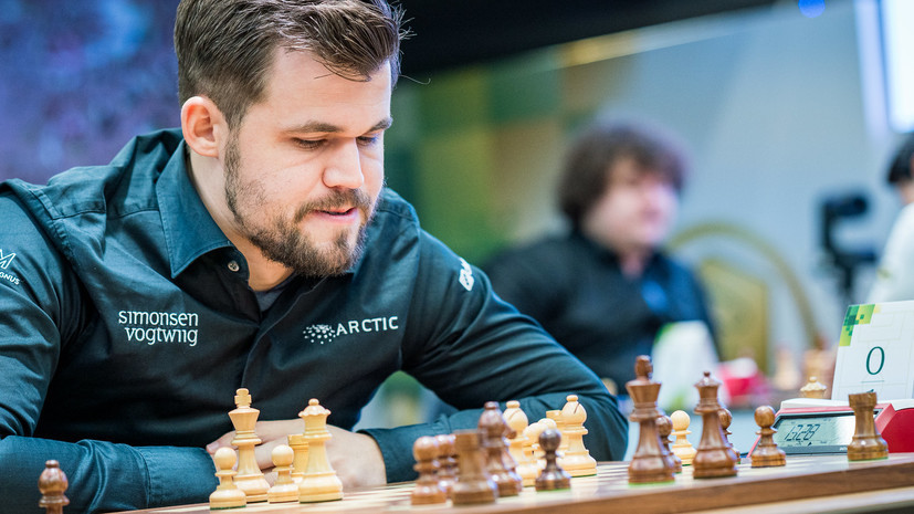Карлсен лидирует на чемпионате мира по рапиду в Москве