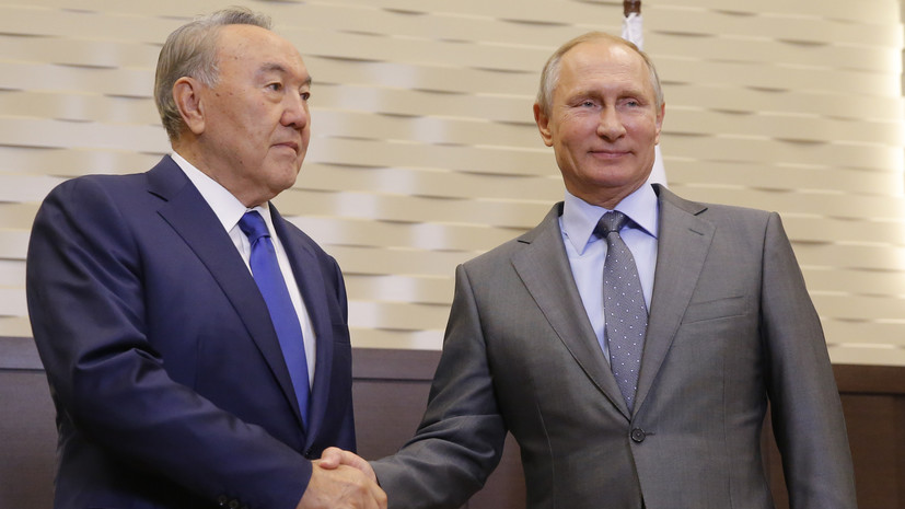 Путин и Назарбаев поздравили друг друга с наступающим Новым годом