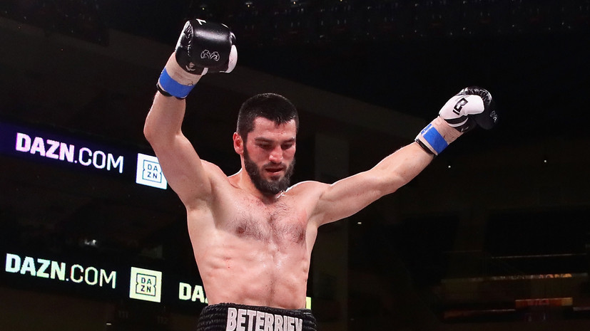 СМИ: Бетербиев отказался защищать пояс IBF в Китае по политическим мотивам и может потерять титул