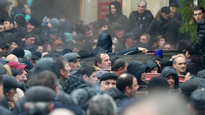 В Абхазии заявили о попытке государственного переворота