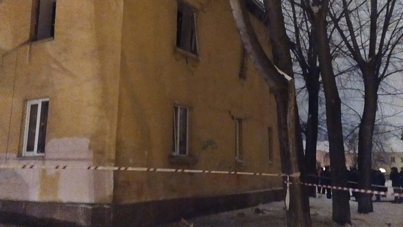 При обрушении в Уфе госпитализированы два человека