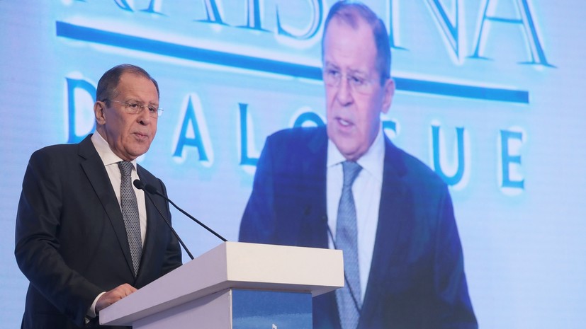 Лавров рассказал о поэтапном отказе экономики России от доллара