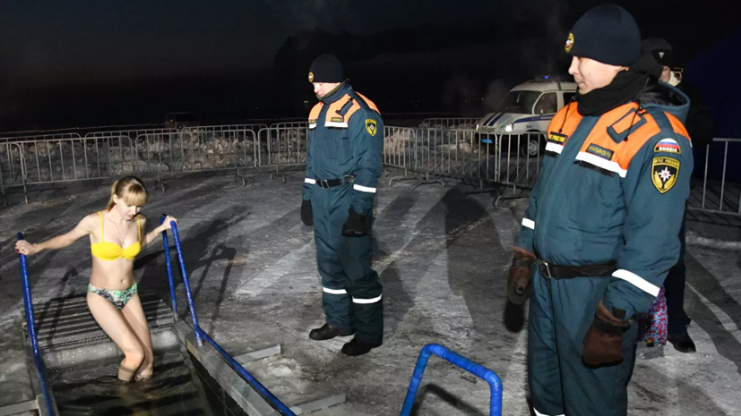 Более 7 тысяч человек приняли участие в крещенских купаниях в Калининграде