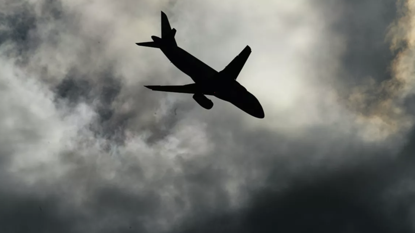 Пассажир вынужденно севшего в Казани самолёта умер
