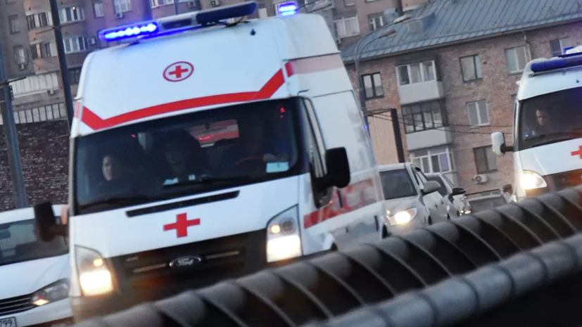В Карелии проводят проверку по факту падения новогодней конструкции на женщину