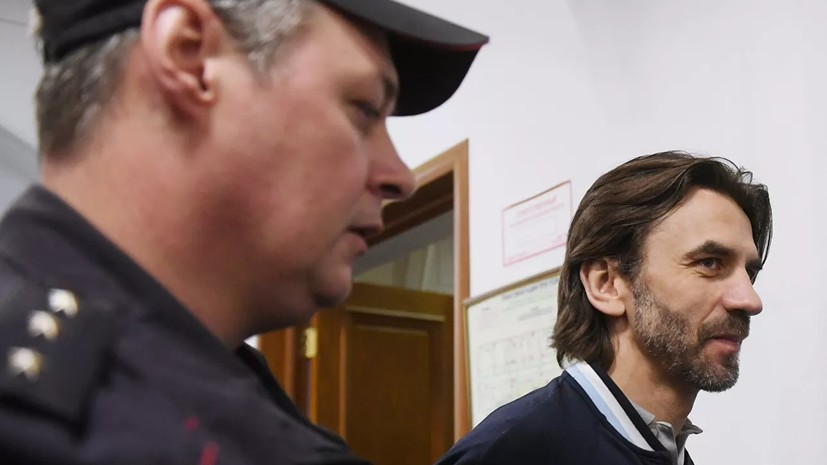 Суд продлил срок следствия по делу Абызова до 25 июля