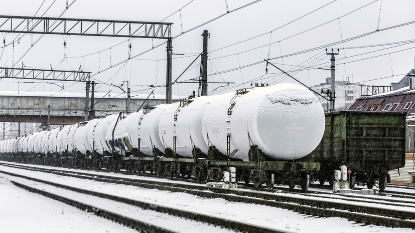 На станции в Хабаровском крае разлилось около 60 тонн топлива