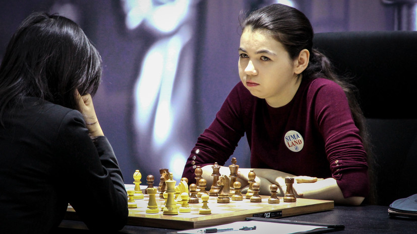 Горячкина проиграла Вэньцзюнь в матче за шахматную корону