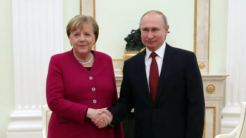Путин и Меркель провели телефонные переговоры на тему Ливии