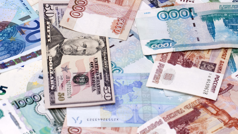 55000 рублей в евро. Доллар евро рубль. Евро в рубли. Деньги рубли доллары евро. Доллары евро рубли картинки.