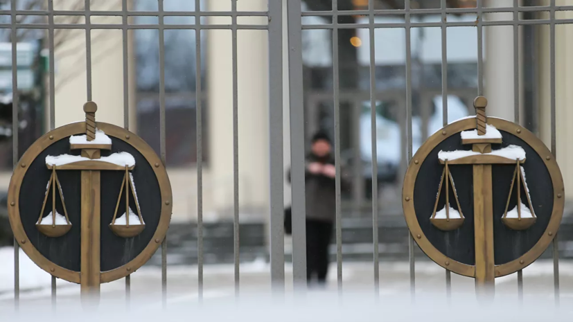 Экс-начальник управления ФСИН покончил с собой в зале суда в Москве