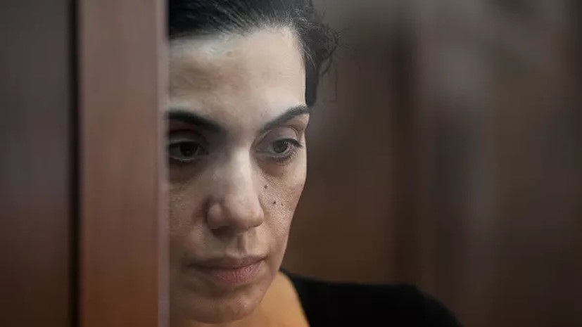 Суд оставил под стражей обвиняемую в шпионаже Цуркан