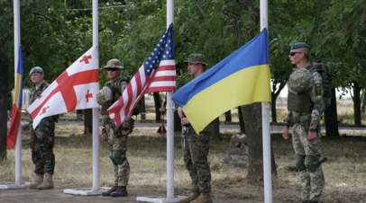 Военнослужащие Грузии, США и Украины на построении на учениях Sea Breeze