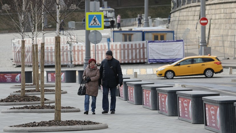 Москвичей старше 65 лет обязали с 26 марта соблюдать домашний режим