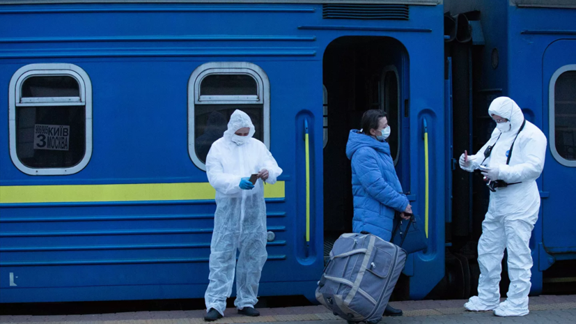 Спецпоезд с россиянами прибыл из Киева в Москву