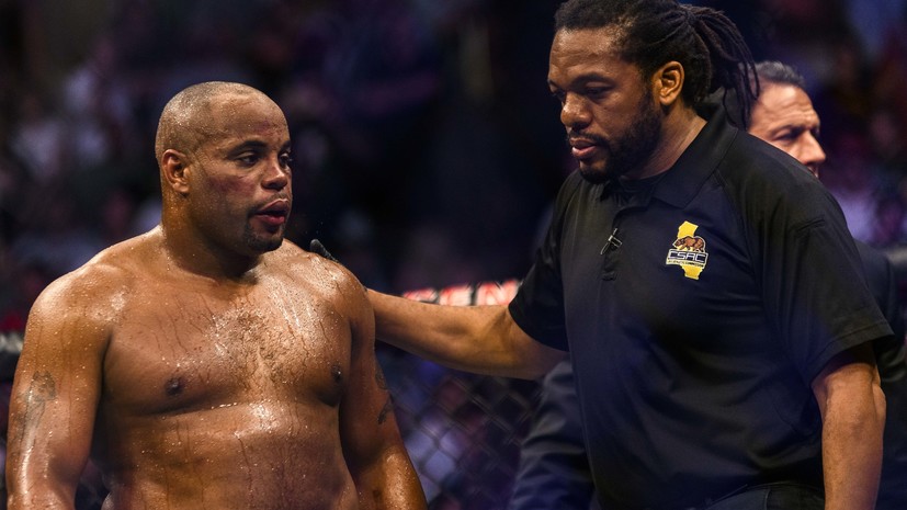 Экс-чемпион UFC Кормье может завершить карьеру из-за коронавируса