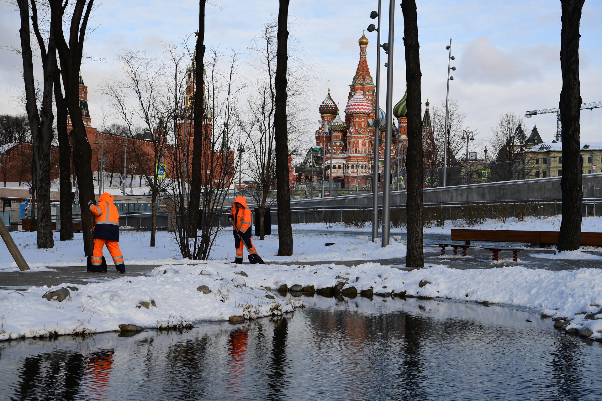 Потепление в москве в декабре. Потепление в Москве. Погода в Москве. Погода в Москве на сегодня. Снег в Москве.
