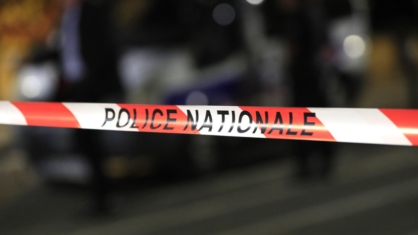 При нападении мужчины с ножом во Франции погибли два человека