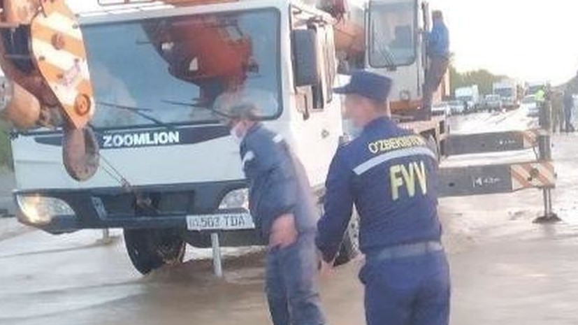 В Узбекистане эвакуировали жителей посёлка из-за прорыва дамбы