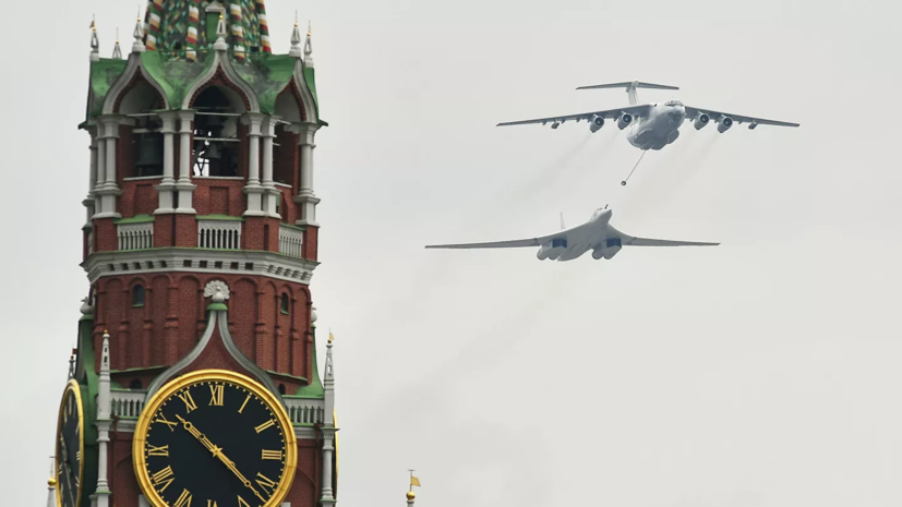 В России повторно проведут воздушную часть Парада Победы, пишет СМИ