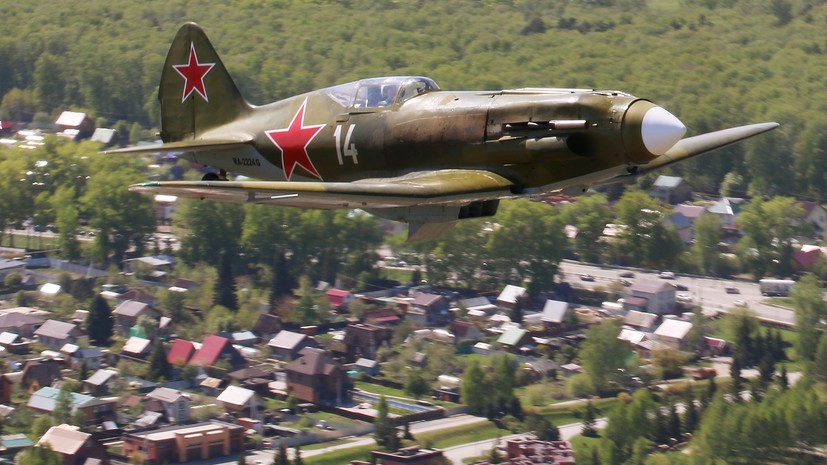 Воздушный парад прошёл в небе над Новосибирском