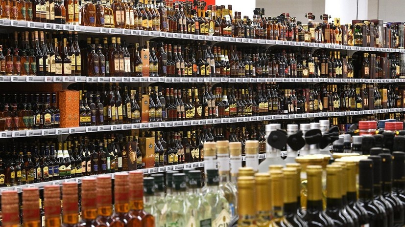 Онищенко высказался об идее повышения возраста для продажи алкоголя