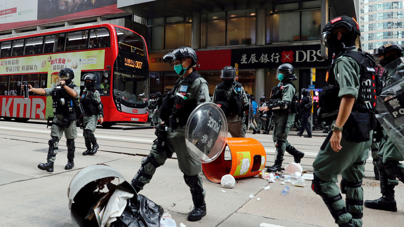 Полиция Гонконга арестовала около 180 участников протеста