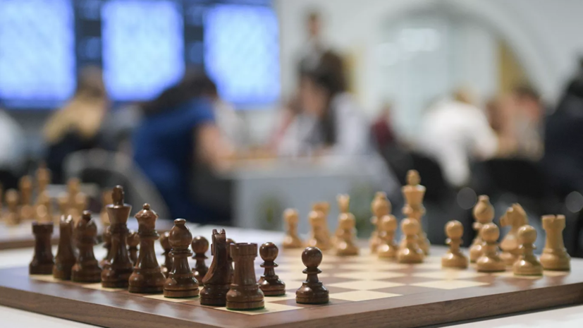 Голландский шахматист пошутил о другом игроке на русском языке