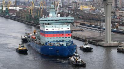 Атомный ледокол «Арктика» во время начала ходовых испытаний на Балтийском заводе в Санкт-Петербурге