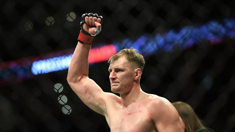 Волков рассказал о сложностях подготовки к бою с Блейдсом в UFC