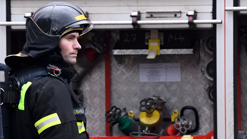 В Петербурге из-за пожара на хлебозаводе эвакуировали 100 человек