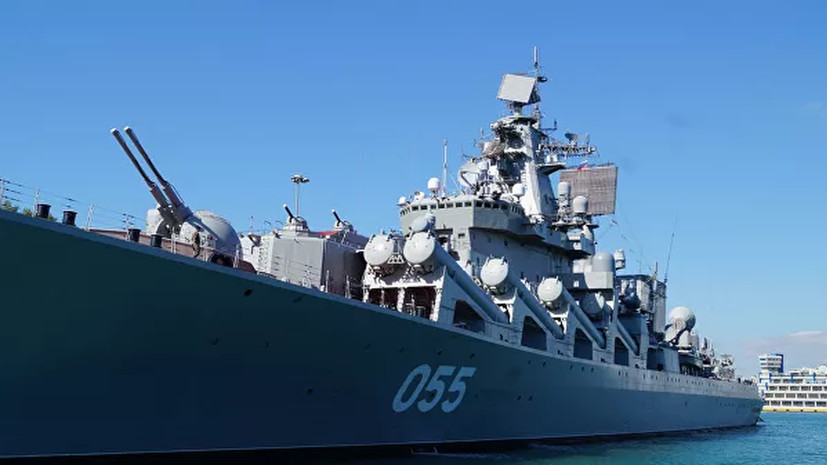 Крейсер «Маршал Устинов» провёл учебный бой в Баренцевом море