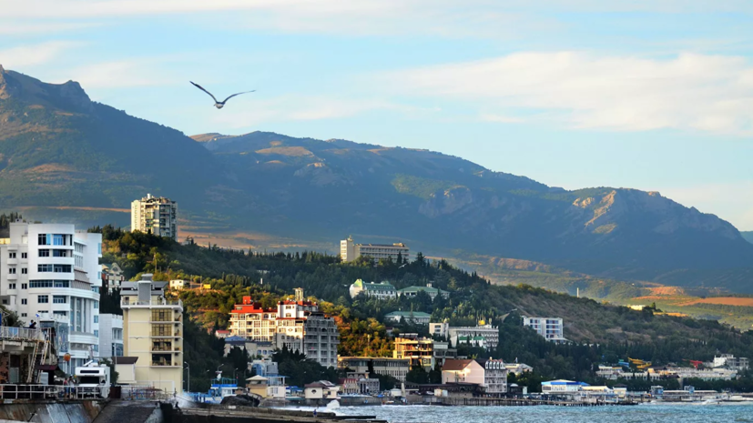В Крыму спасли альпиниста, сорвавшегося со скалы