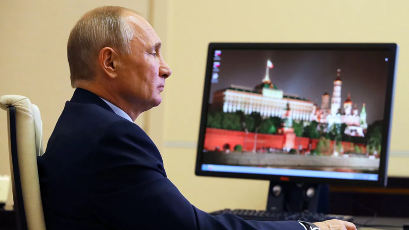 Путин назвал дистанционный режим работы испытанием для себя