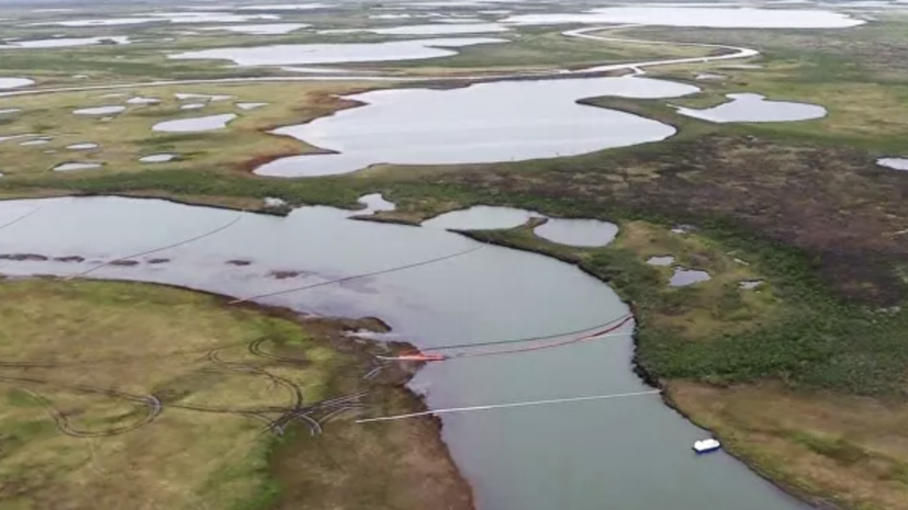 За сутки на месте ЧП в Норильске собрано 23 кубометра водонефтяной смеси